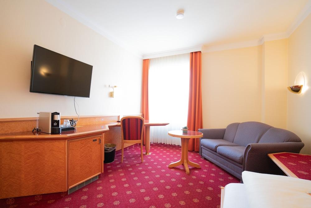 Hotel Adler - Paulas Alb Ehingen  Εξωτερικό φωτογραφία