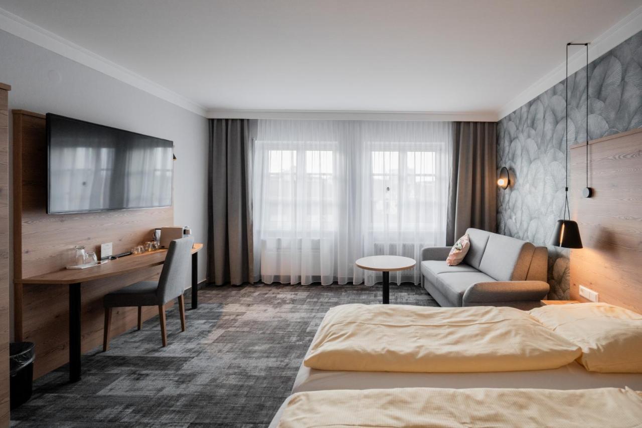 Hotel Adler - Paulas Alb Ehingen  Εξωτερικό φωτογραφία