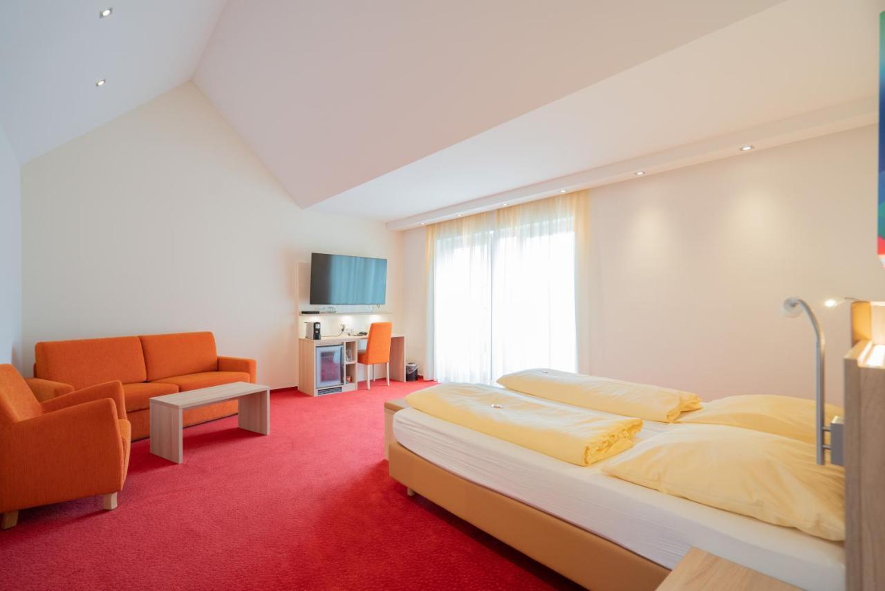 Hotel Adler - Paulas Alb Ehingen  Εξωτερικό φωτογραφία