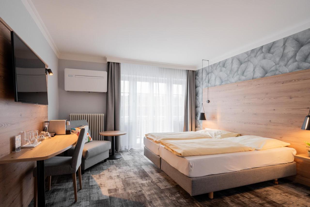 Hotel Adler - Paulas Alb Ehingen  Εξωτερικό φωτογραφία