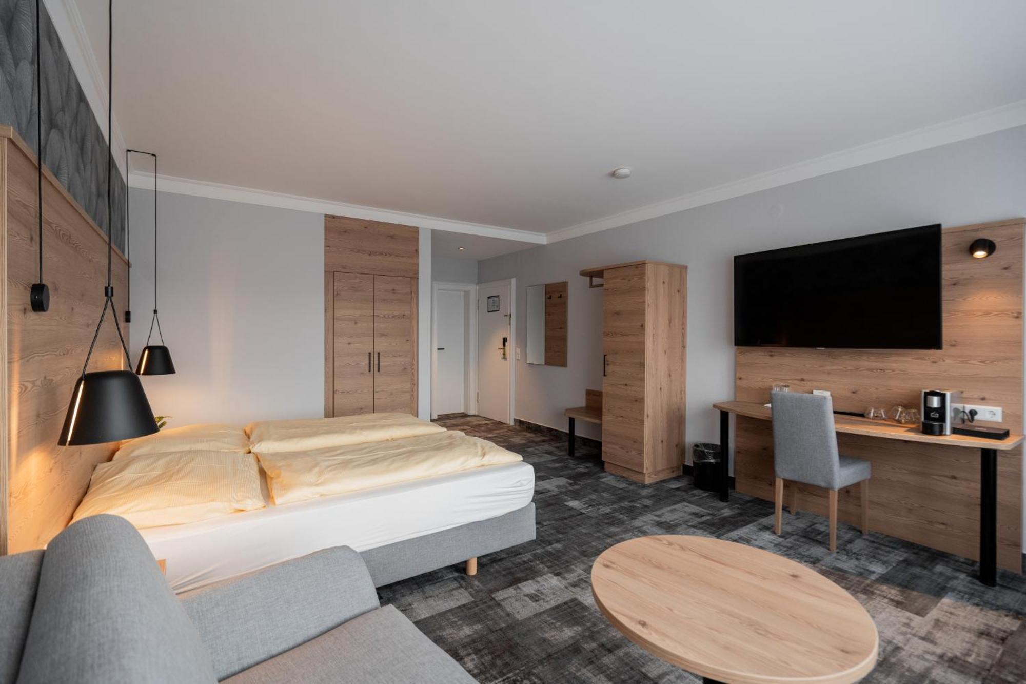 Hotel Adler - Paulas Alb Ehingen  Εξωτερικό φωτογραφία