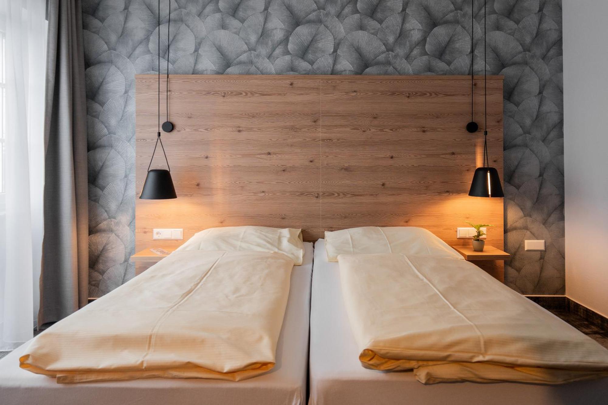 Hotel Adler - Paulas Alb Ehingen  Δωμάτιο φωτογραφία
