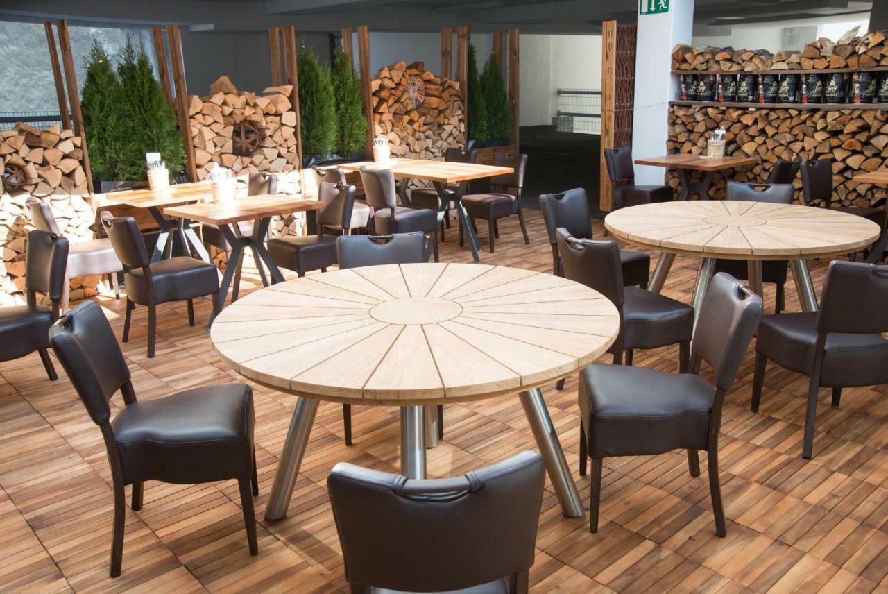 Hotel Adler - Paulas Alb Ehingen  Εξωτερικό φωτογραφία