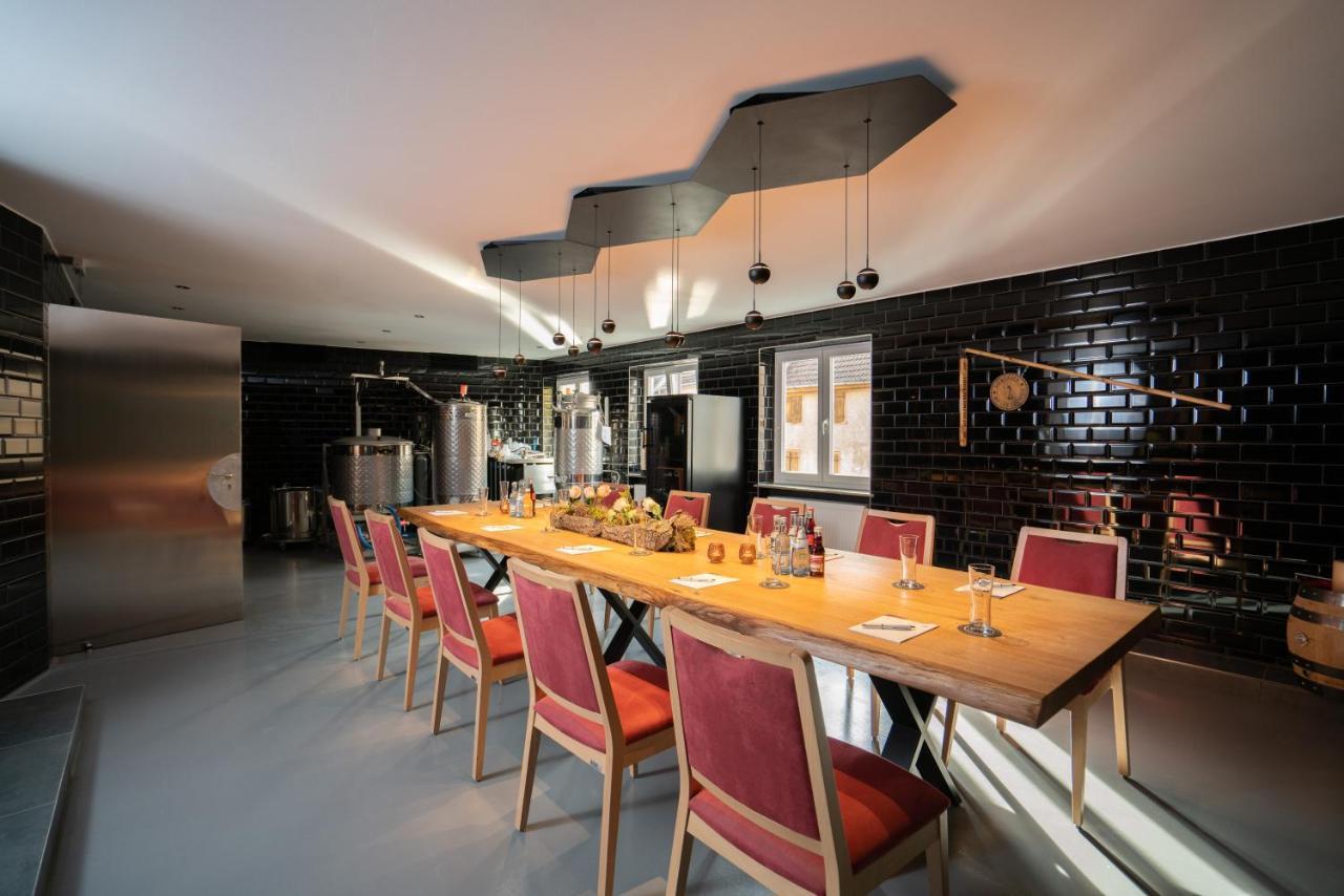 Hotel Adler - Paulas Alb Ehingen  Εξωτερικό φωτογραφία